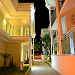 Alojamento de Acomodação e Pequeno-almoço Banu Luxury
